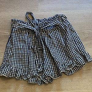 Ruffled shorts